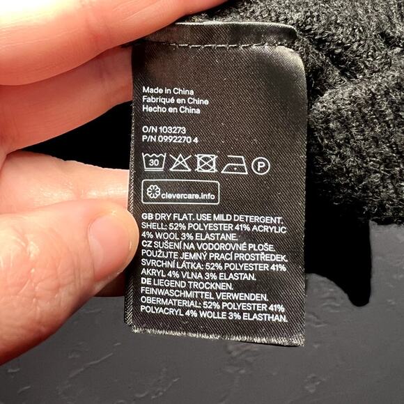 H&M black wool blend v neck comfy cozycore versatile minimalist sweater small - Picture 3 of 6